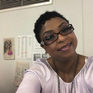 Meet your Posher, Juanita